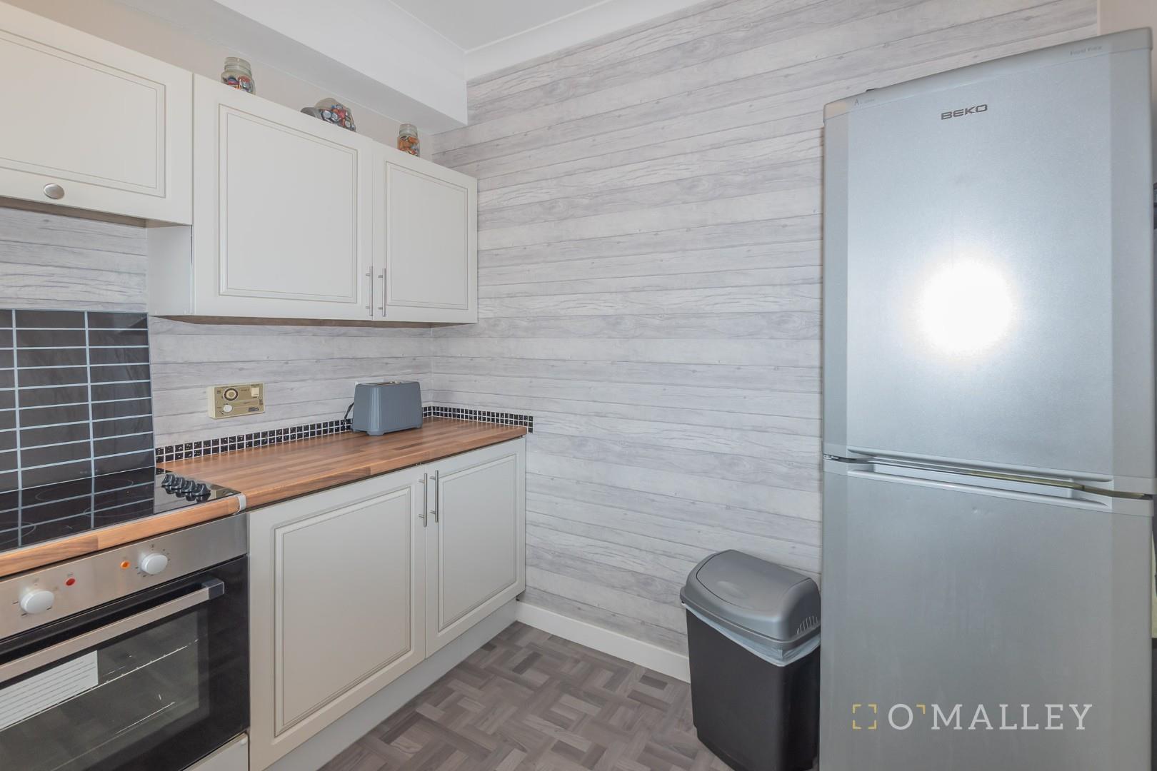Kitchen 2.jpg